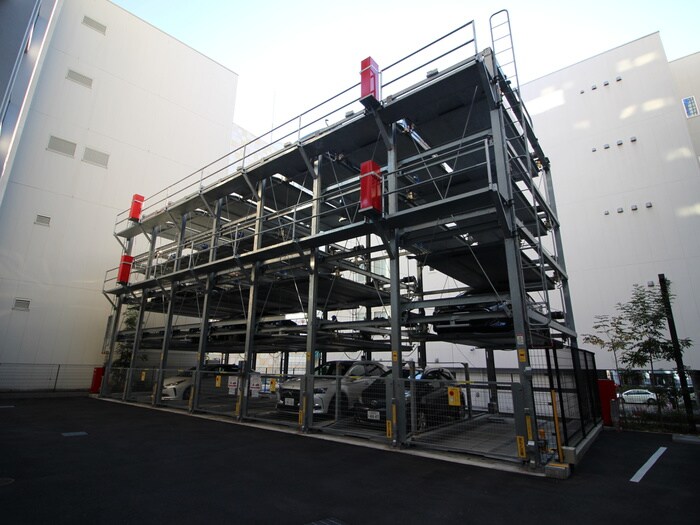 物件外観写真5　(駐車場)