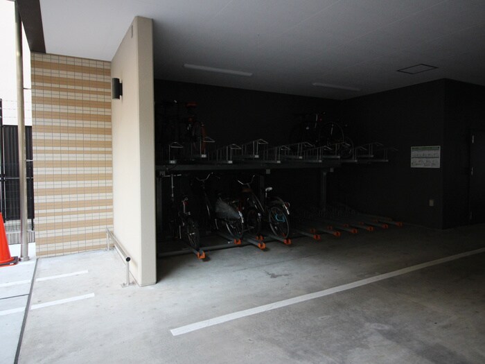 物件外観写真6　(駐輪場)