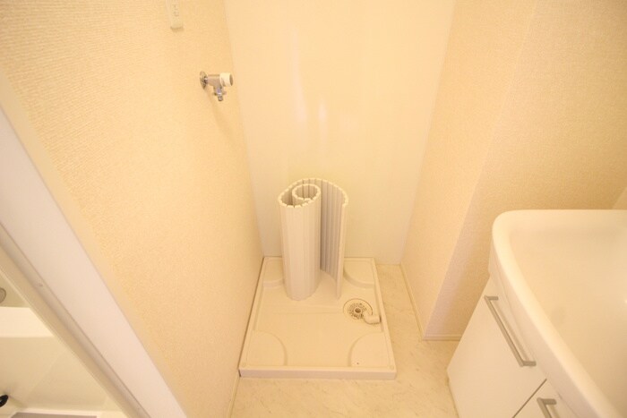 物件内観写真10　(洗濯機置場)