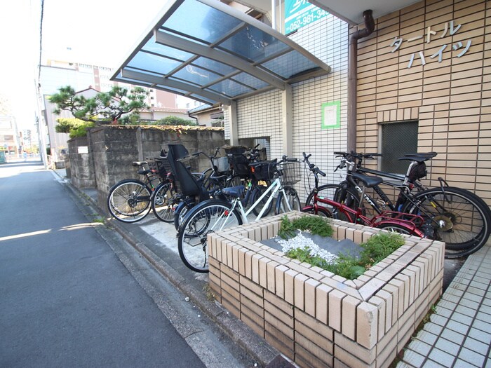 物件外観写真2　(駐輪場)