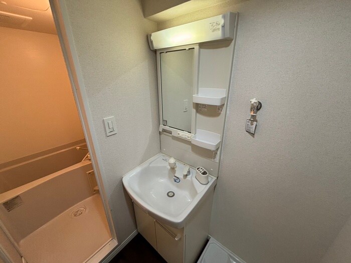 物件内観写真11　(洗面)