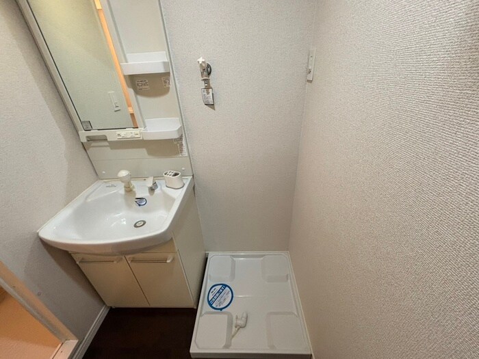 物件内観写真14　(洗濯機置場)