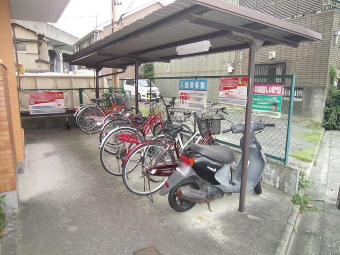 物件外観写真3　(駐輪場)