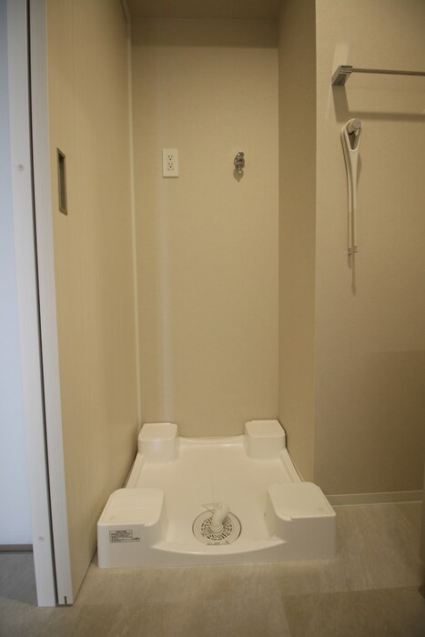 物件内観写真10　(洗濯機置場)