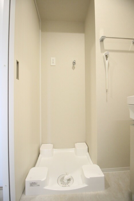 物件内観写真18　(洗濯機置場)