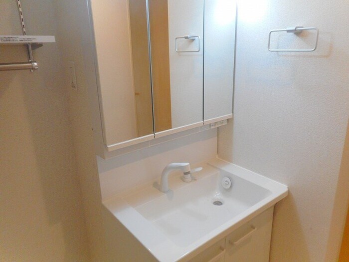 物件内観写真8　(洗面)