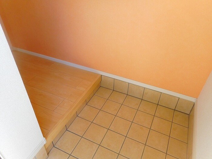 物件内観写真11　(玄関)