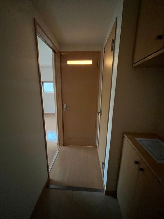 物件内観写真12　(廊下)