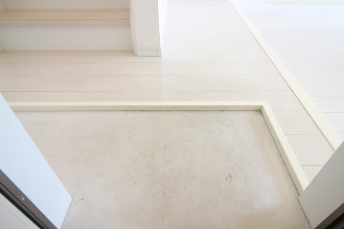 物件内観写真7　(玄関)