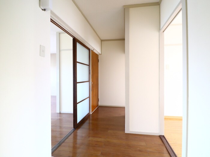 物件内観写真7　(玄関)