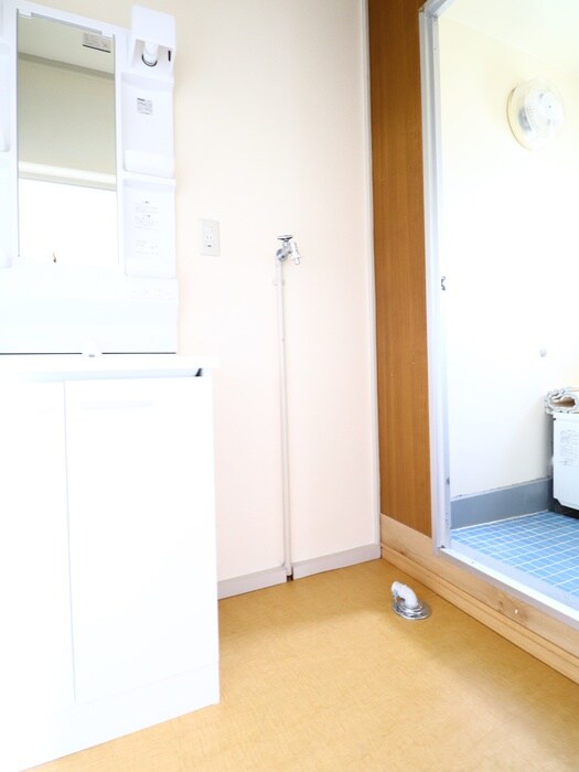 物件内観写真12　(洗濯機置場)