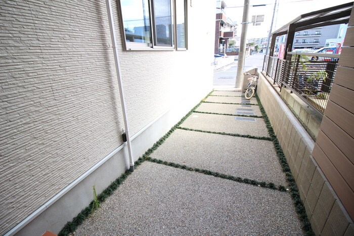 物件外観写真6　(駐輪場)