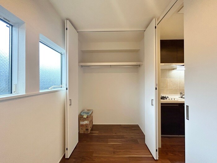 物件内観写真13　(収納)