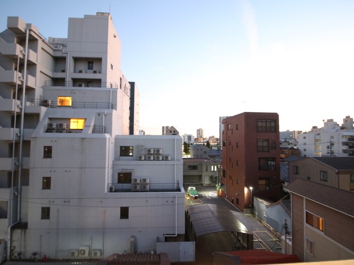 物件内観写真21　(室内からの展望)