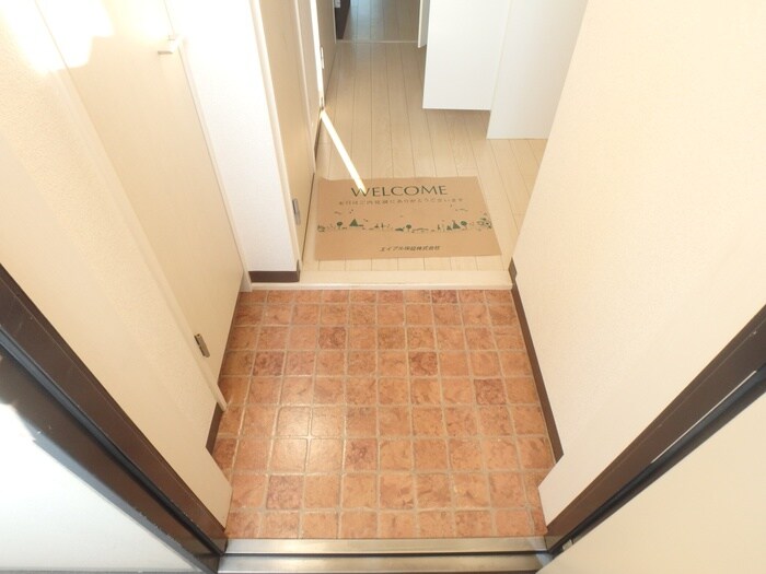 物件内観写真7　(玄関)