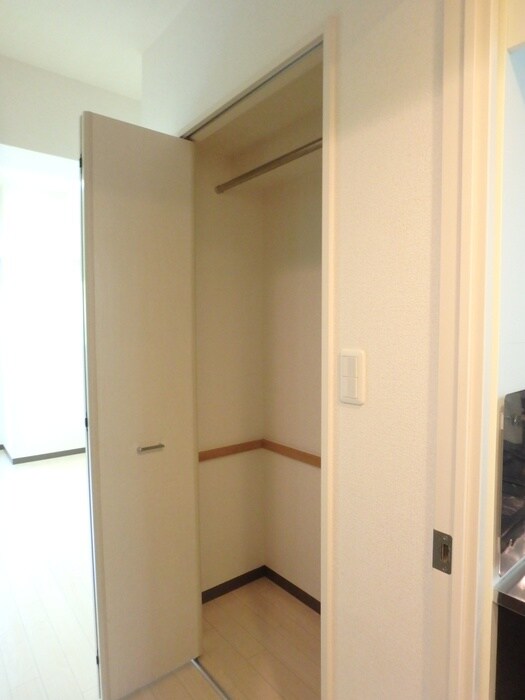 物件内観写真16　(収納)