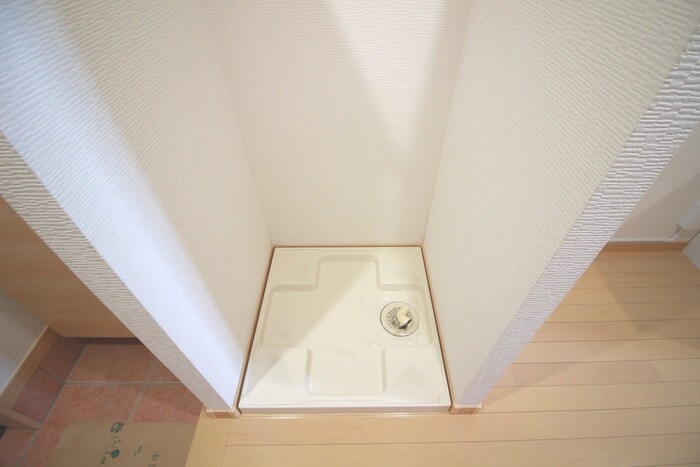 物件内観写真13　(洗濯機置場)