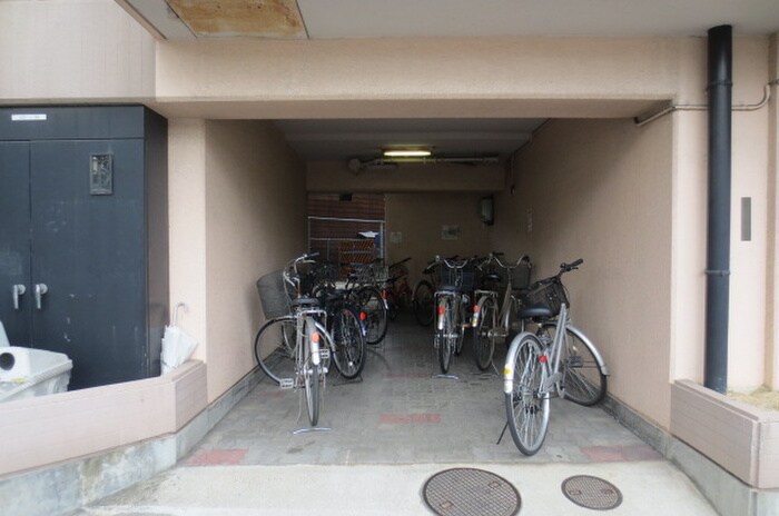 物件外観写真6　(駐輪場)