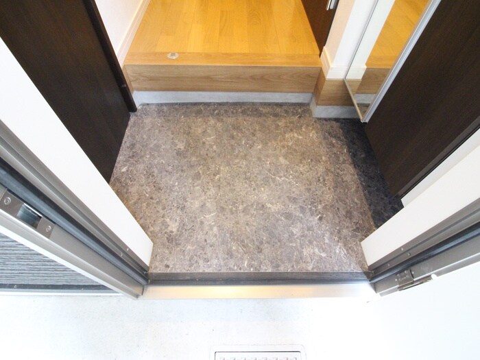 物件内観写真9　(玄関)