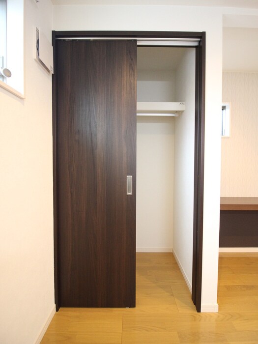 物件内観写真12　(収納)