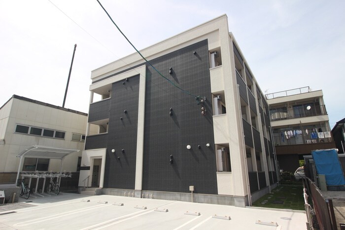 物件外観写真1　(外観写真)