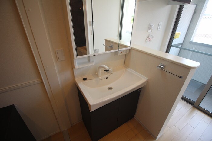 物件内観写真13　(洗面)