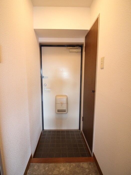 物件内観写真7　(玄関)