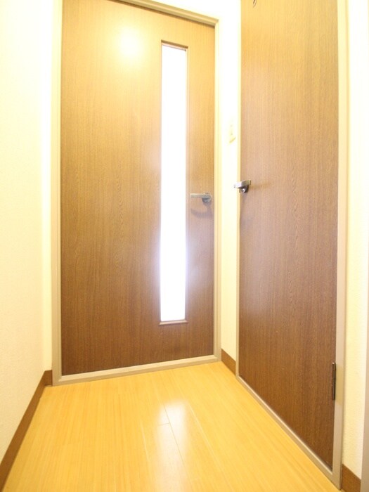 物件内観写真18　(廊下)