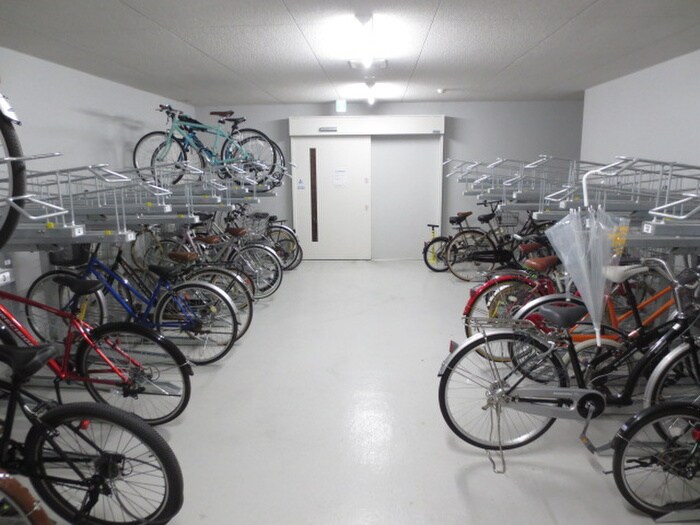 物件外観写真6　(駐輪場)