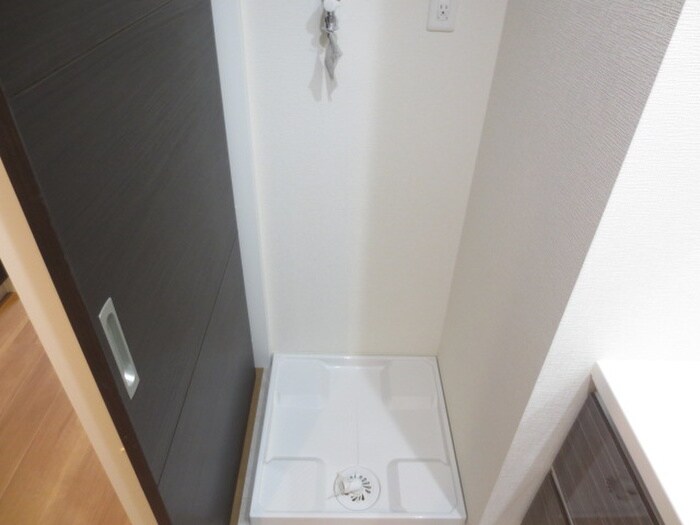 物件内観写真13　(洗濯機置場)