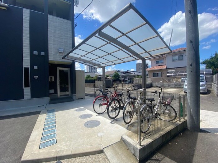 物件外観写真6　(駐輪場)
