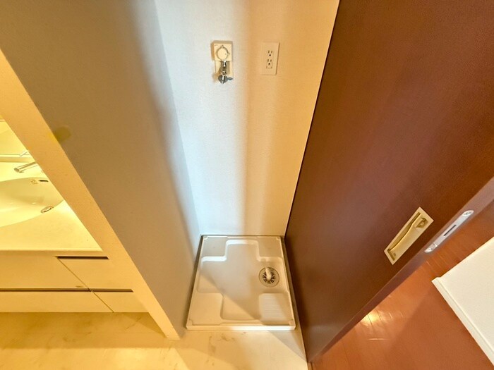 物件内観写真15　(洗濯機置場)