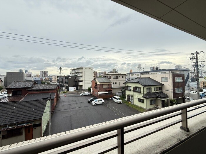 物件内観写真17　(室内からの展望)