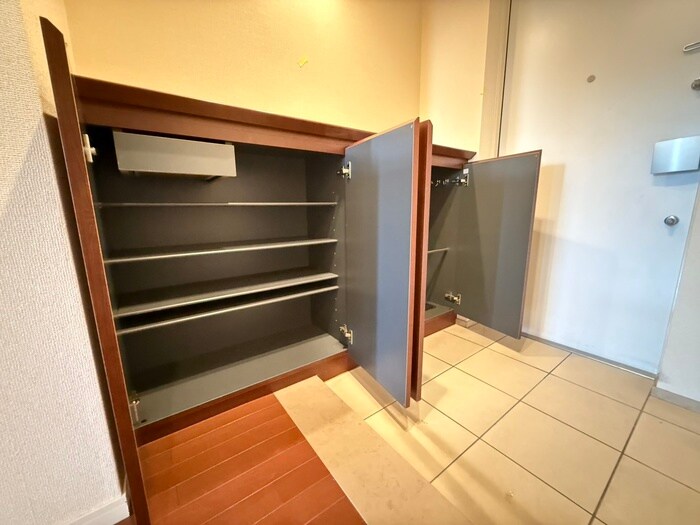 物件内観写真18　(靴箱)