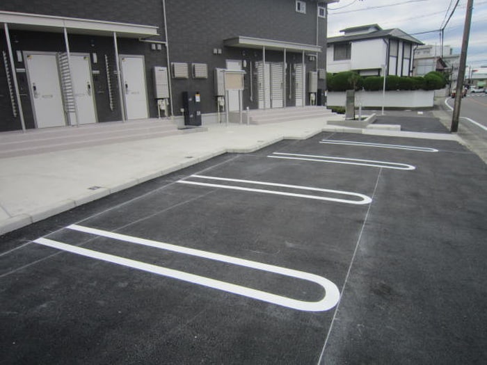 物件外観写真5　(駐車場)