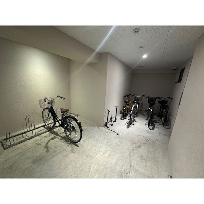 物件外観写真6　(駐輪場)