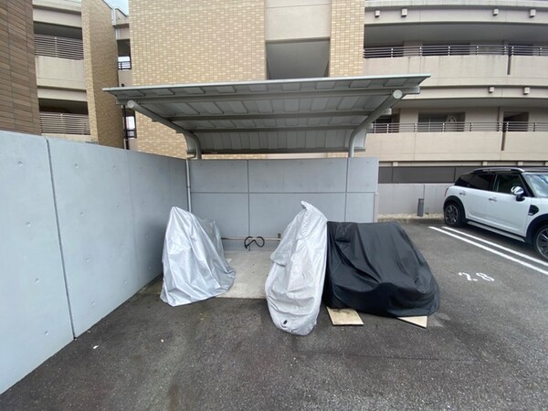 バイク置き場