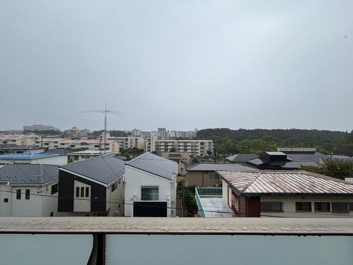 物件内観写真11　(室内からの展望)