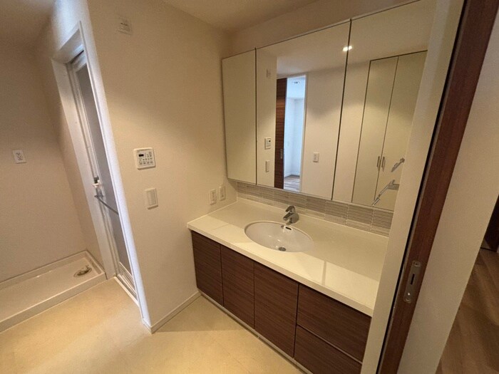 物件内観写真12　(洗面)