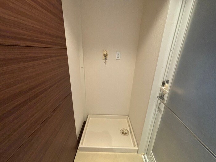 物件内観写真14　(洗濯機置場)