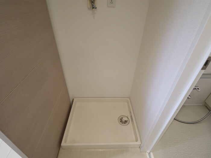 物件内観写真14　(洗濯機置場)