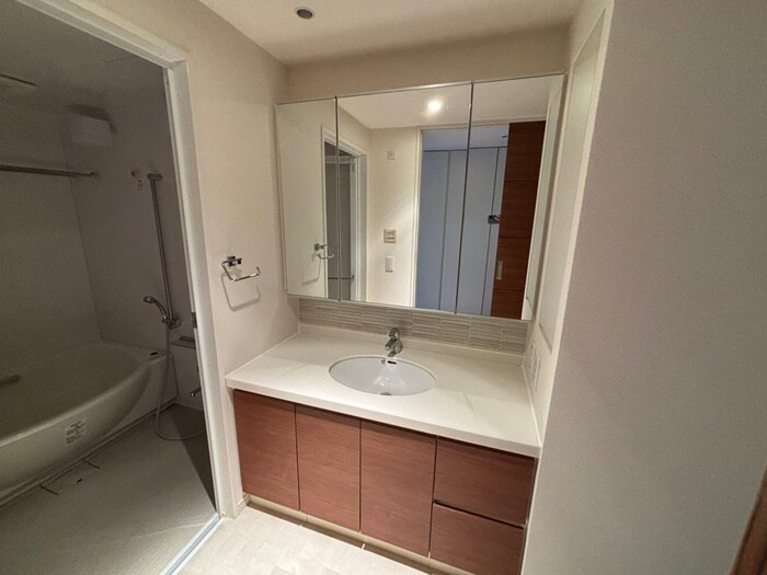 物件内観写真16　(洗面)