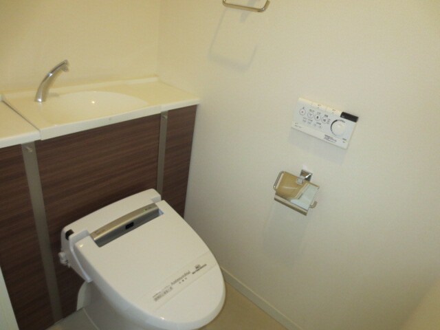 物件内観写真16　(トイレ)