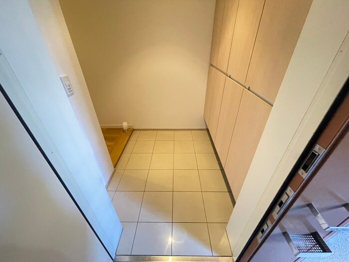 物件内観写真17　(玄関)