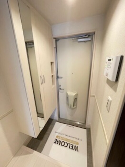 物件内観写真17　(玄関)