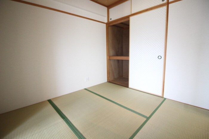 物件内観写真8　(居室)