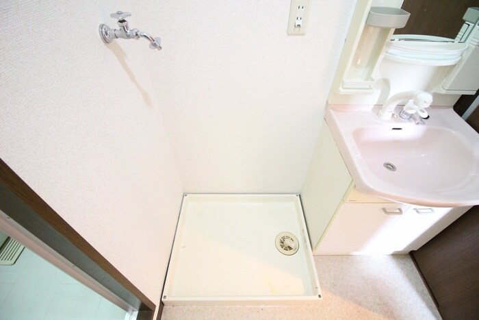 物件内観写真16　(洗濯機置場)