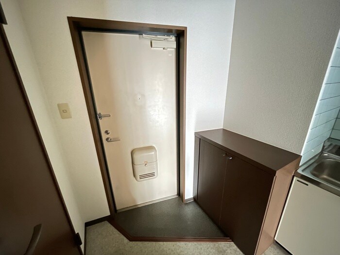 物件内観写真15　(玄関)