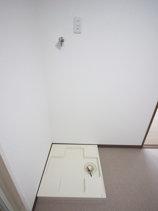 物件内観写真17　(洗濯機置場)