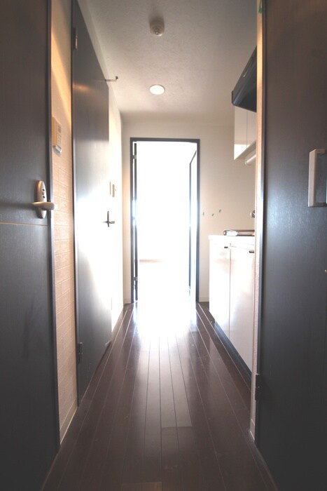 物件内観写真18　(廊下)